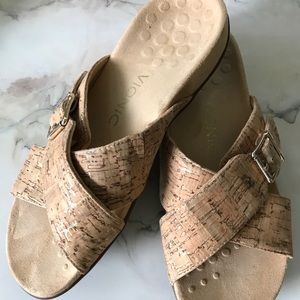 Bionic Dorie Cork slides. SZ 7 EUC